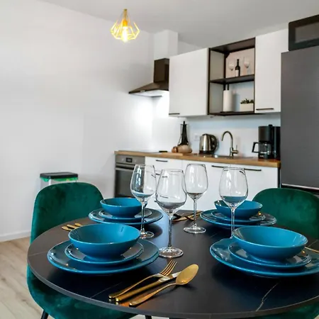 Exklusives - Zentral Innenstadtlage - Kostenloser Parkplatz - Aufzug - Modern Für Bis Zu 4 Personen - Smart Apartment *