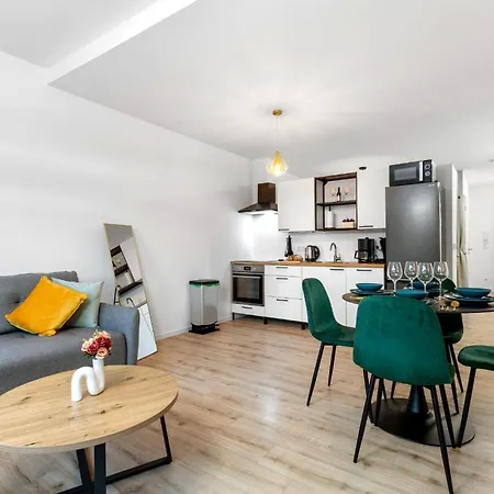 公寓 Exklusives - Zentral Innenstadtlage - Kostenloser Parkplatz - Aufzug - Modern Fuer Bis Zu 4 Personen - Smart *