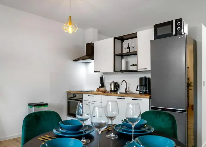 Exklusives - Zentral Innenstadtlage - Kostenloser Parkplatz - Aufzug - Modern Fuer Bis Zu 4 Personen - Smart *