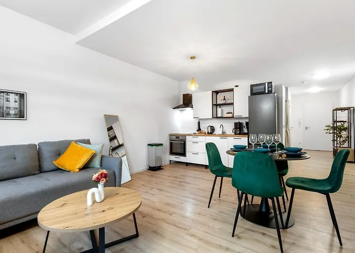 Appartamento Exklusives - Zentral Innenstadtlage - Kostenloser Parkplatz - Aufzug - Modern Fuer Bis Zu 4 Personen - Smart *